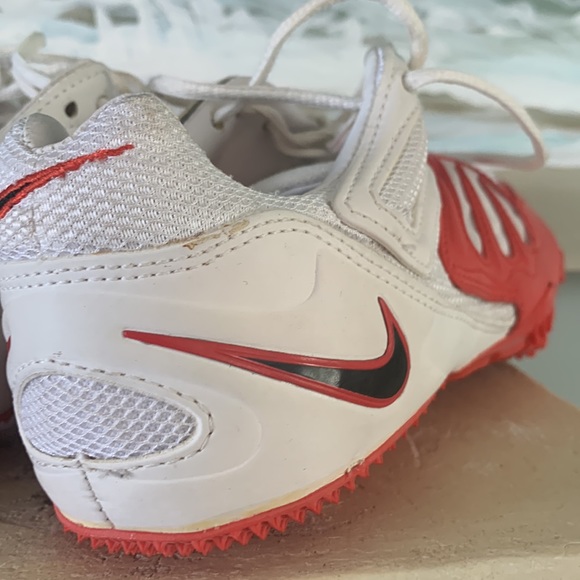 Nike (10.5) - Picture 6 of 16